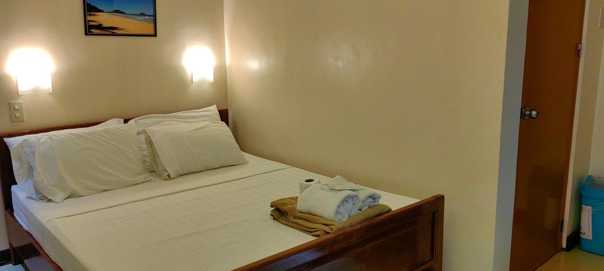 爱妮岛 瑞鲁齐尔旅馆酒店 外观 照片